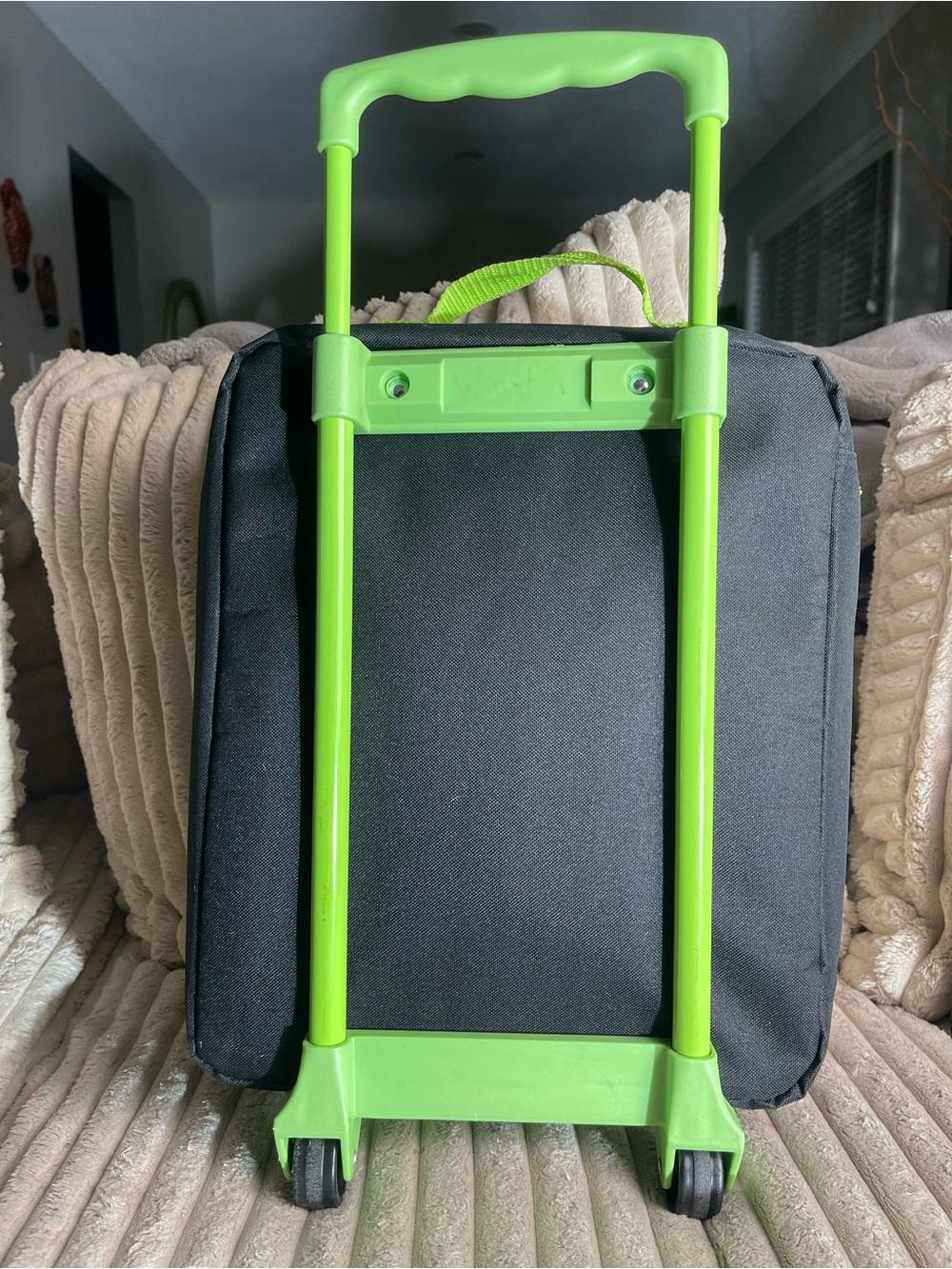 Nickelodeon Teenage Mutant Ninja Turtles Rolling Luggage - Green Senior - Picture 4 of 8